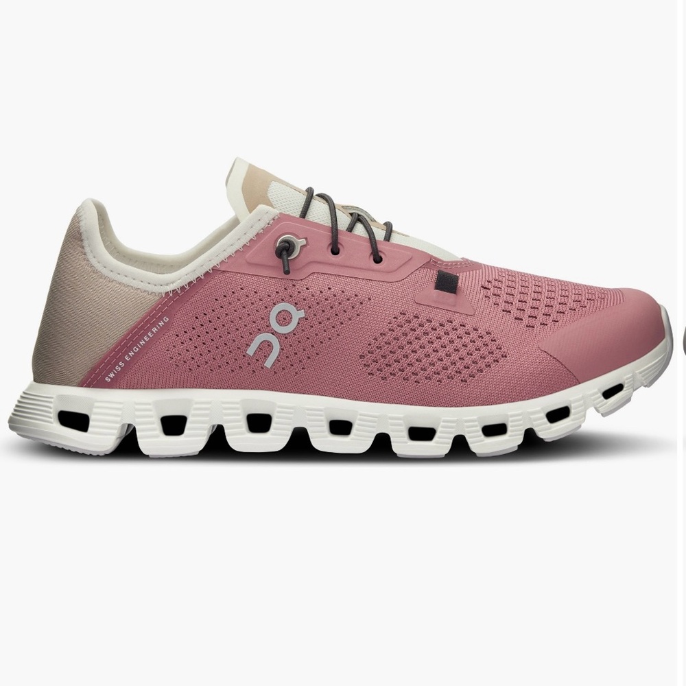 BRAND NEW IN BOX On Cloud 5 Coast Sneaker